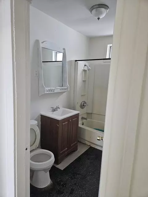 Bath - 35-37 Bartlett St, Springfield, MA 01107 photo 1 of 1