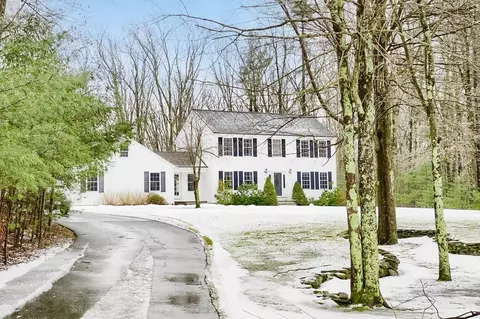 12 Joanna Dr, Rutland, MA 01543