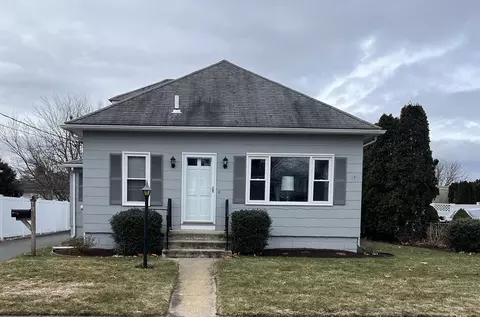 73 Kaveney St, Chicopee, MA 01020