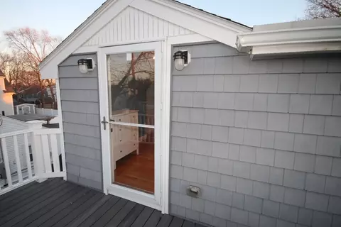 Exterior - 4 G St, Hull, MA 02045 photo 4 of 9