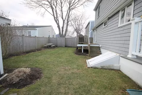 Exterior - 4 G St, Hull, MA 02045 photo 7 of 9