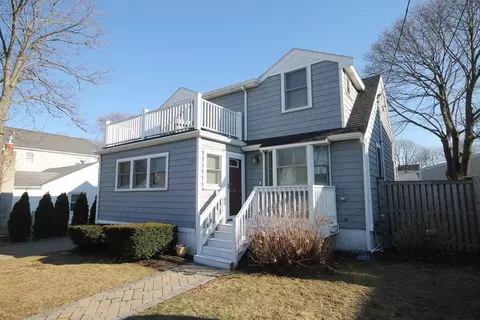 4 G St, Hull, MA 02045