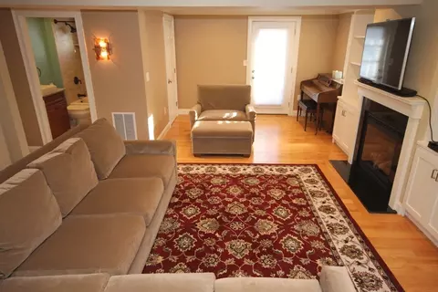 Living - 4 G St, Hull, MA 02045 photo 2 of 4