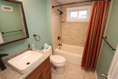 Bath - 4 G St, Hull, MA 02045 photo 1 of 4