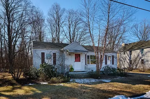 70 Fern St, Northampton, MA 01062