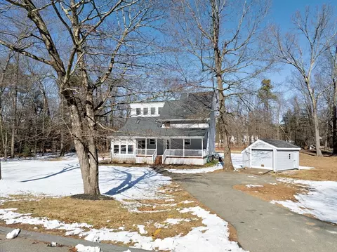34 Bayberry Rd, Hampden, MA 01036