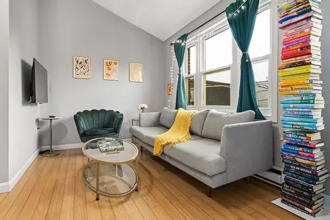321-325 Meridian St #9, Boston, MA 02128