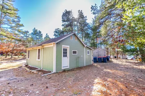 35 Blackmore Pond Cir, Wareham, MA 02576 photo 19