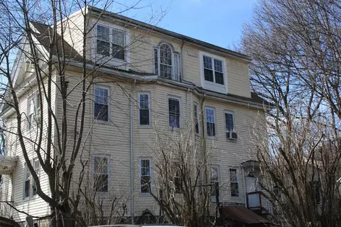 25-27 Ashworth Ter, Haverhill, MA 01832