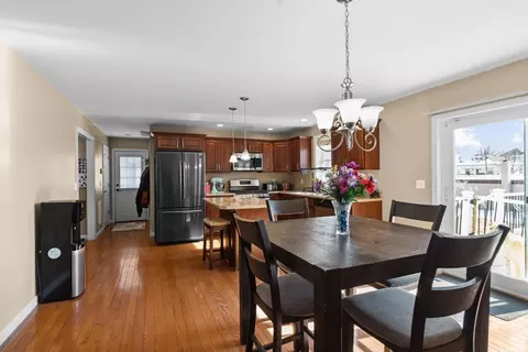 Dining - 89 Grinnell, Fall River, MA 02721 photo 3 of 4