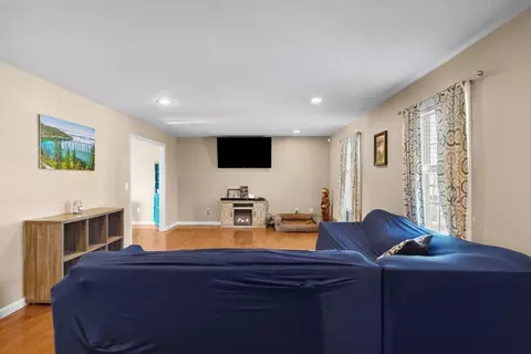 Living - 89 Grinnell, Fall River, MA 02721 photo 3 of 4