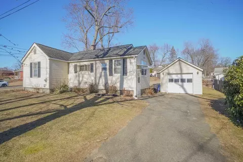 27 Fairview St, East Longmeadow, MA 01028
