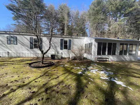 22 Second St, Sturbridge, MA 01566 photo 2