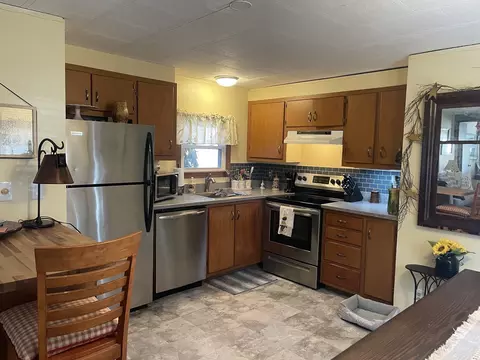 22 Second St, Sturbridge, MA 01566 photo 3