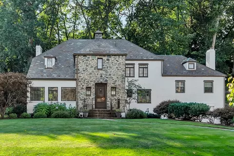 127 Gordon Rd, Newton, MA 02468