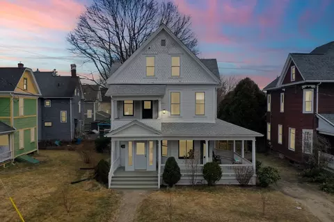 58 Waldo St, Holyoke, MA 01040