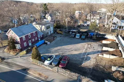 31-33 Montvale Ave, Stoneham, MA 02180