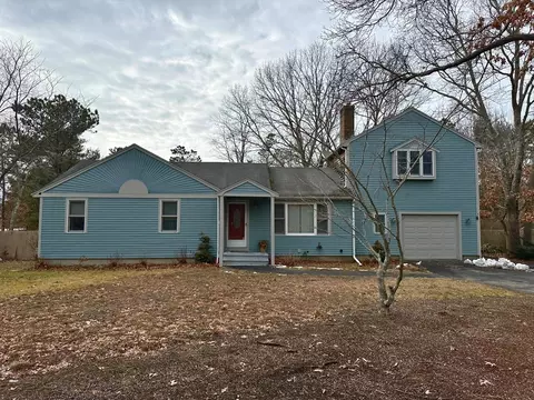 36 Hood Dr, Plymouth, MA 02360