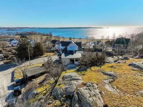203 Western Ave #2, Gloucester, MA 01930