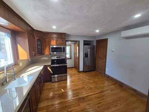 Kitchen - 22 Linden, Reading, MA 01867 photo 4 of 5