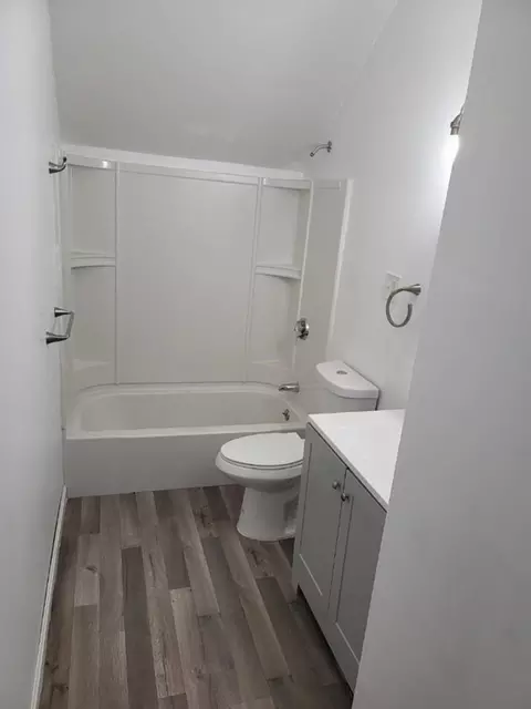 Bath - 270 Stetson St, Fall River, MA 02720 photo 3 of 3