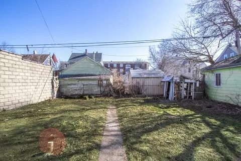 Exterior - 25 Hall St, Springfield, MA 01108 photo 6 of 7