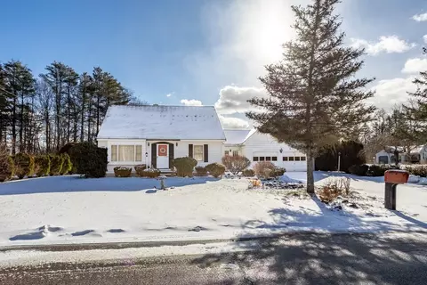 11 Burbank Ln, Lancaster, MA 01523