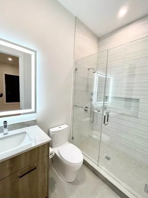 Bath - 246 Forest St, Needham, MA 02492 photo 4 of 5