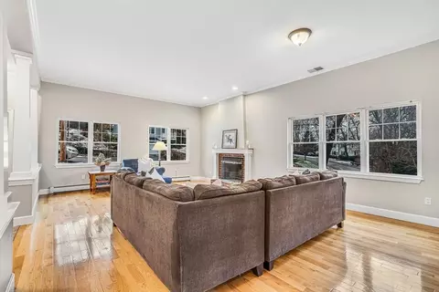 Living - 14 Morningside Rd, Needham, MA 02492 photo 4 of 6