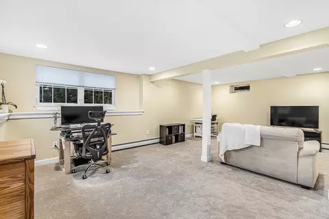 Bedroom - 14 Morningside Rd, Needham, MA 02492 photo 11 of 11