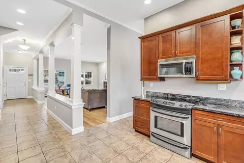 Kitchen - 14 Morningside Rd, Needham, MA 02492 photo 3 of 4