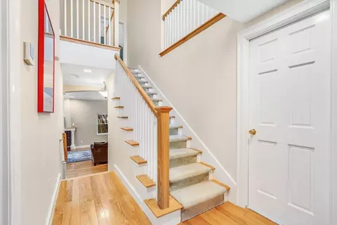Entry Way - 14 Morningside Rd, Needham, MA 02492 photo 2 of 4
