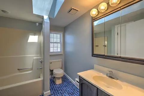 Bath - 58 Brewster St, Springfield, MA 01119 photo 3 of 3