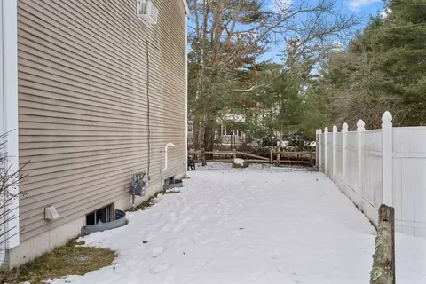 Exterior - 39 Swifts Bch, Wareham, MA 02571 photo 5 of 6