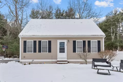 39 Swifts Bch, Wareham, MA 02571