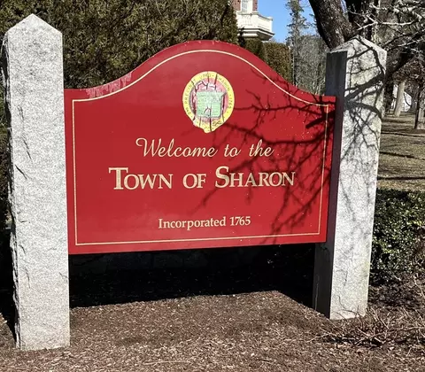 211 N Main St, Sharon, MA 02067