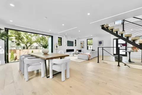 221 Columbia St, Cambridge, MA 02139