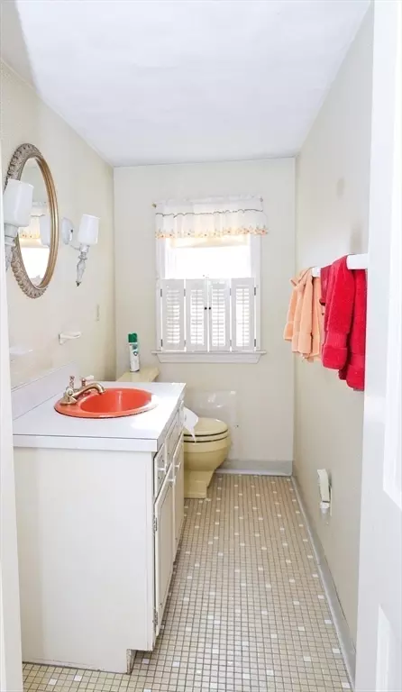 Bath - 25 Pine St, Danvers, MA 01923 photo 2 of 2