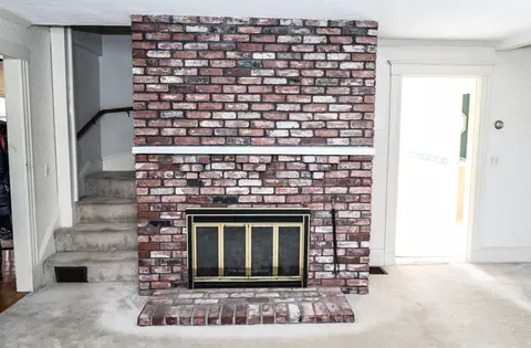 Living - 25 Pine St, Danvers, MA 01923 photo 1 of 2
