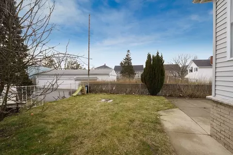 Exterior - 697 Broadway, Fall River, MA 02724 photo 3 of 7