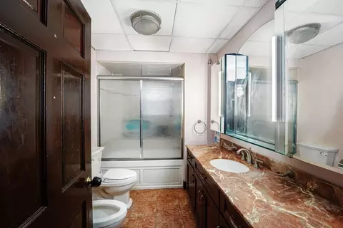 Bath - 697 Broadway, Fall River, MA 02724 photo 1 of 1