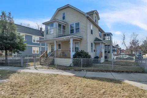 70-72 Corona St, Springfield, MA 01104