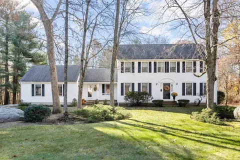 180 Boxwood Ln, Bridgewater, MA 02324