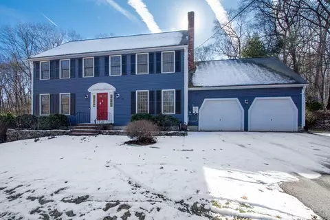 96 Middlesex St, Millis, MA 02054