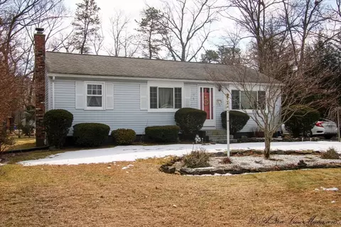 5 Droy Cir, Easthampton, MA 01027 photo 1