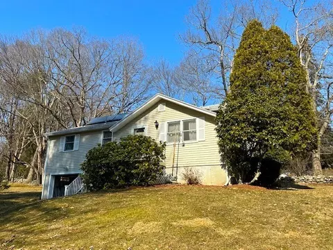 208 Haydenville Rd, Northampton, MA 01053