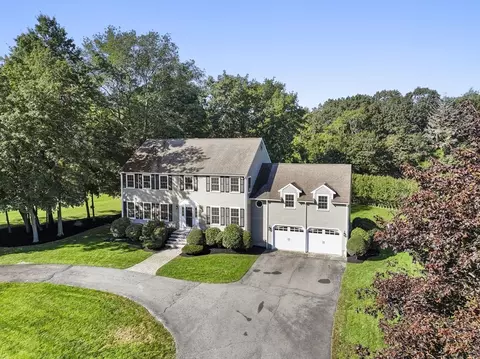9 Herrick Dr, Milton, MA 02186