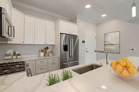 131 Eliot St #203, Milton, MA 02186