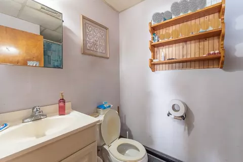 Bath - 168 Rockland, Woonsocket, RI 02895 photo 1 of 4