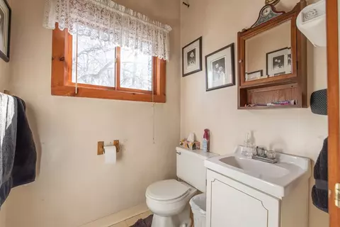 Bath - 168 Rockland, Woonsocket, RI 02895 photo 3 of 4